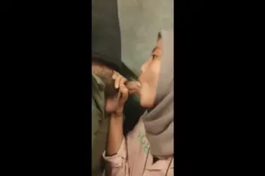 Jilbab Nurut Nyedot Urat Tegang Demi Cuan